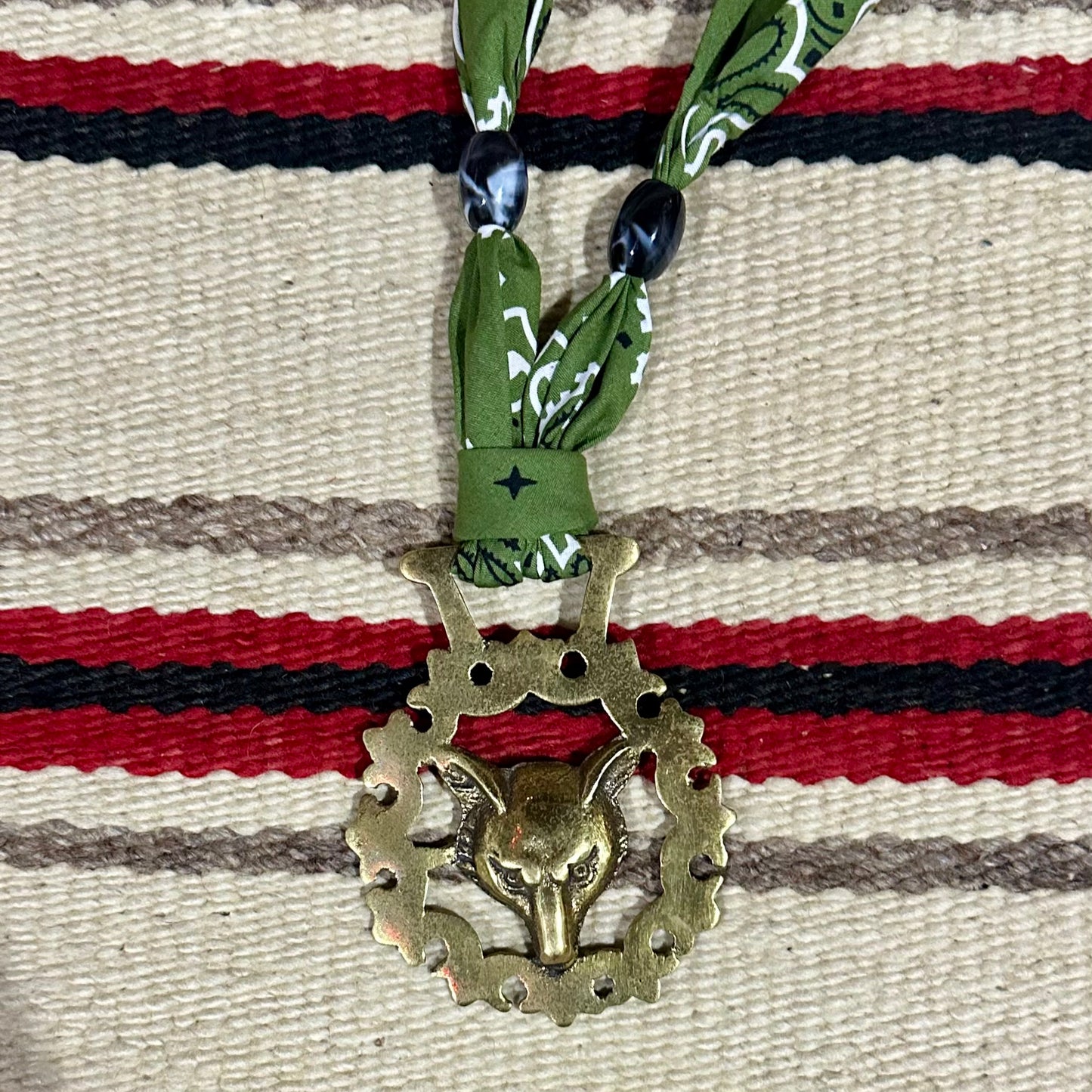 Medallion Necklace Fox Olive