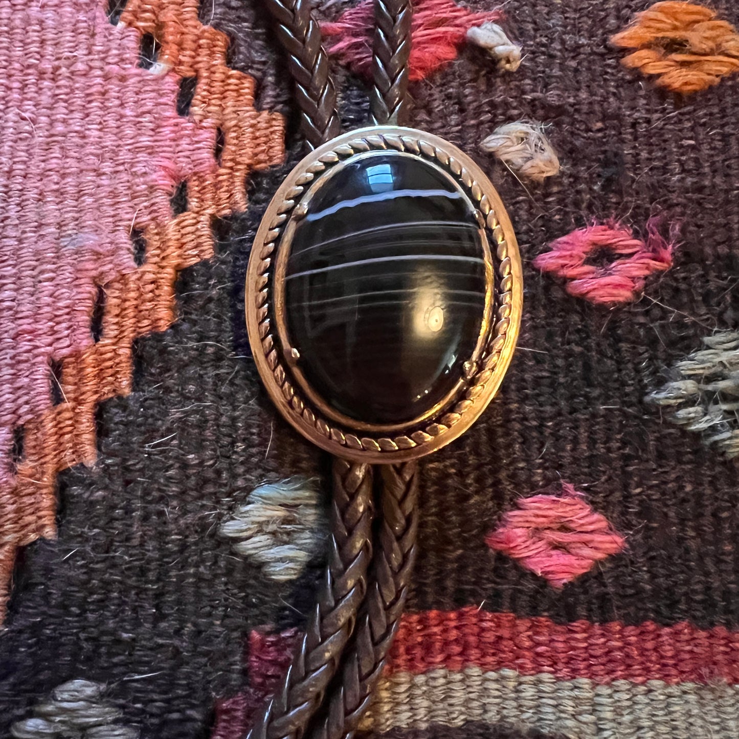 Bolo-Black Oval